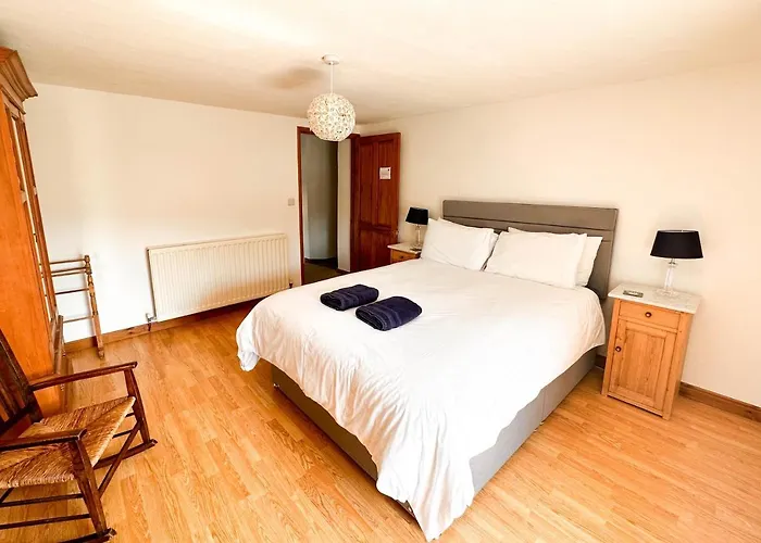 Brookside 度假居 *